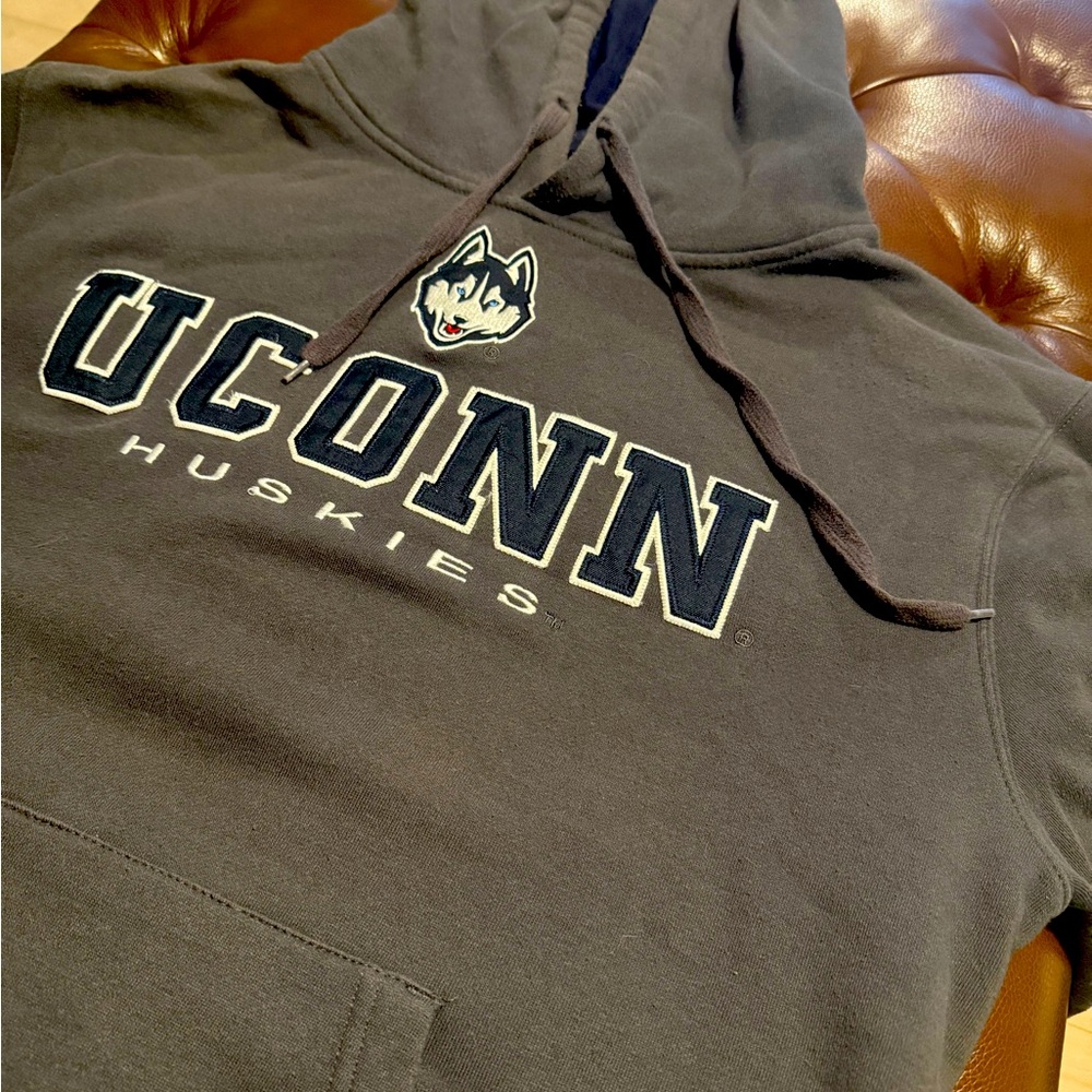 UCONN Huskies Hooded Sweatshirt